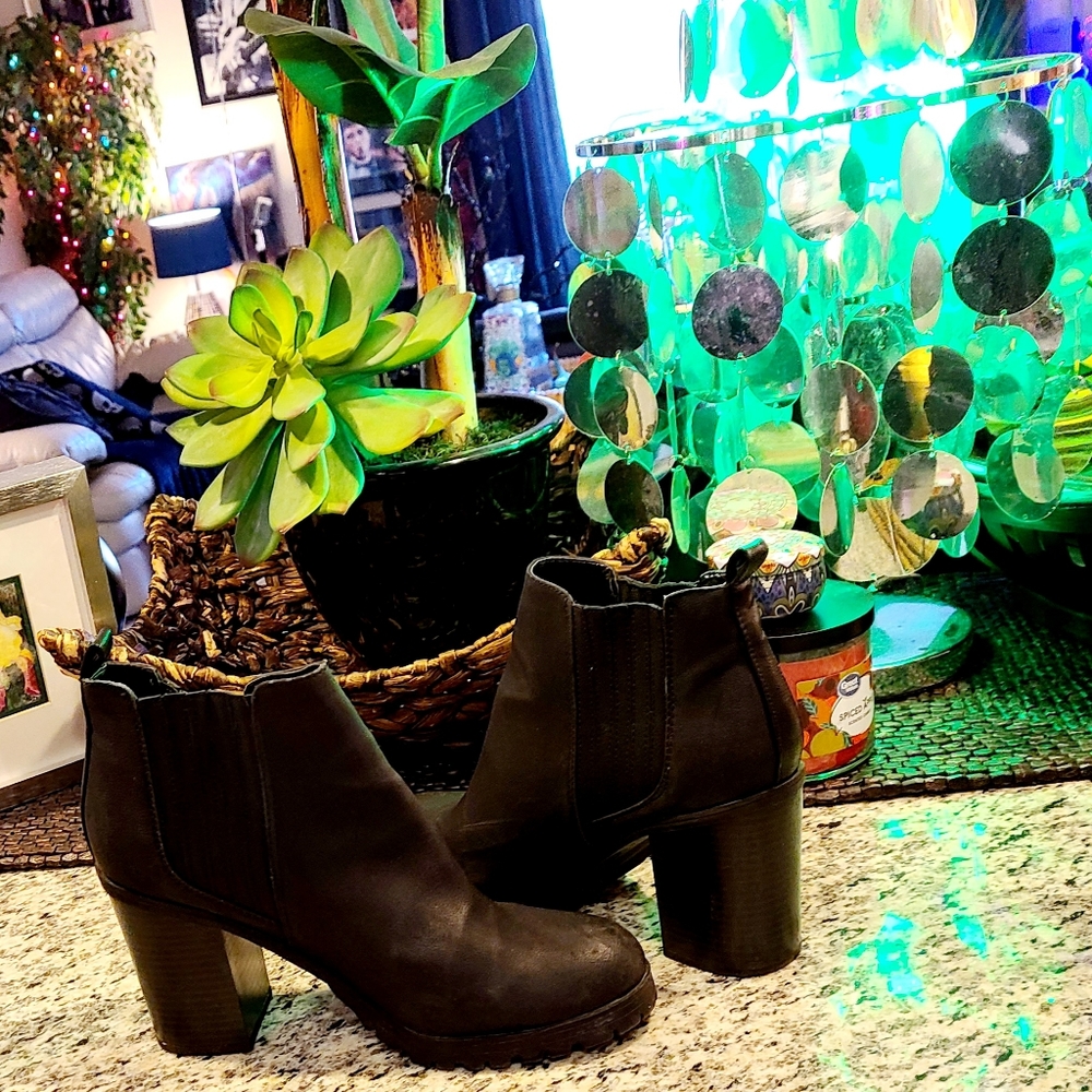 Sz 9 Chunky Sam & Libby Black Platform Boots